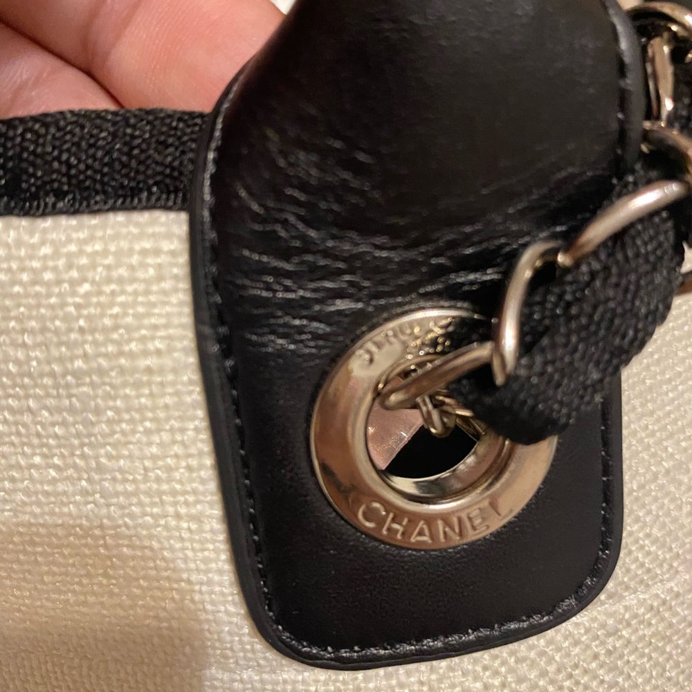 ❌SOLD❌ Gently Used! Excellent Condition Authentic Large CHANEL White Black Tote - Picture 12 of 16